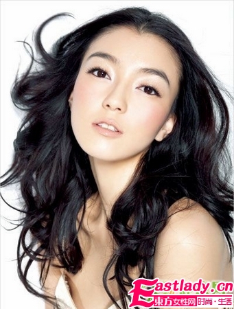 下垂眼線化出無辜眼妝