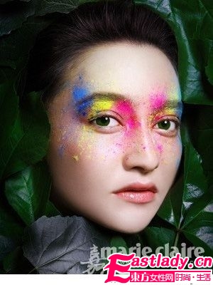 初秋打造不暈妝 用散粉Hold住妝容