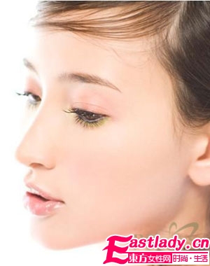 簡單實(shí)用的眼部卸妝方法