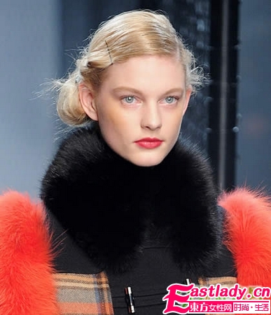 推薦10款閃耀的圣誕妝容