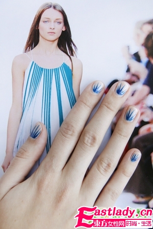 超簡單DIY藍色小草美甲