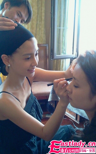 美妝達人吳佩慈裝扮臺揭秘 女星化裝容貌綽約多姿