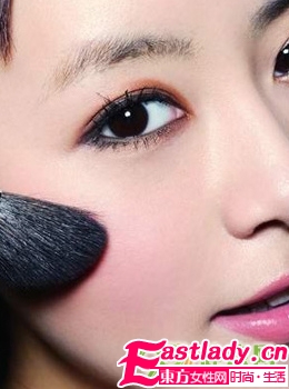 八絕招粉嫩減齡彩妝法