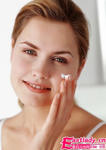 賴床美女來支招 5分鐘搞定上班妝