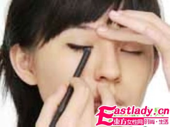 教你如何畫雙眼皮眼線