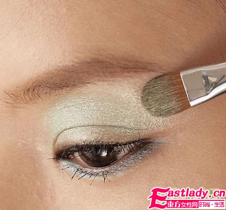 典雅高貴的湖水藍眼妝