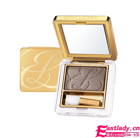 打造日系棕色系眼妝+蓬松大波浪