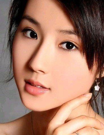 潤澤妝容的化妝小技巧 做一個(gè)減齡青春美女