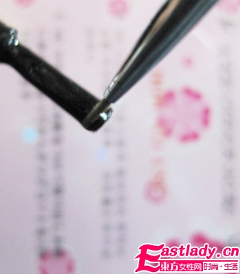 自制粉色波普美甲 讓你個(gè)性十足