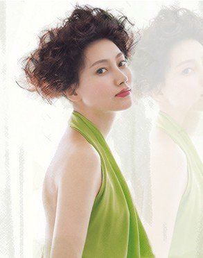 潤(rùn)澤妝容的化妝小技巧 做一個(gè)減齡青春美女