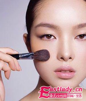 OL低調(diào)妝打造辦公室好人緣