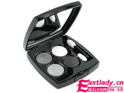 2011彩妝流行趨勢(shì)-紫色魅惑眼妝的化妝技巧