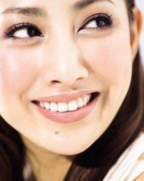 潤澤妝容的化妝小技巧 做一個減齡青春美女