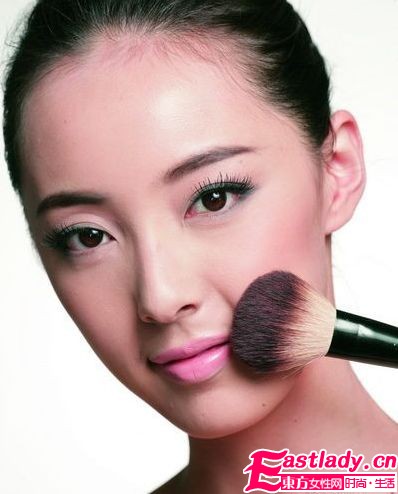 7大給力秘笈 妝出艷羨小V臉