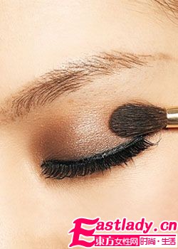 打造融化人心の冬季暖意妝容