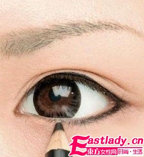 潮流眼妝新玩法 放大3倍不算大