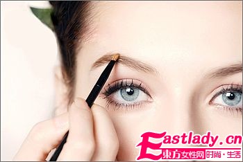 美眉ING 6步成就冬日超自然眉型