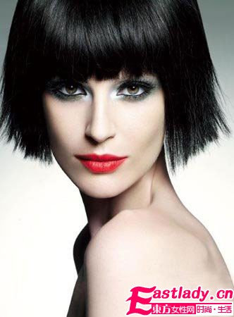 大牌金屬系妝容 為寒冷冬日升溫