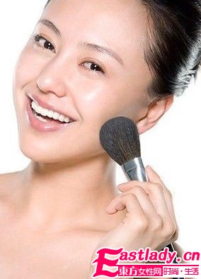 擺脫脫妝大困擾 2分鐘魅力重現(xiàn)