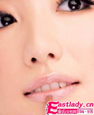 降溫我不怕 4步打造暖暖妝容