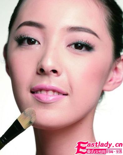 7大給力秘笈 妝出艷羨小V臉