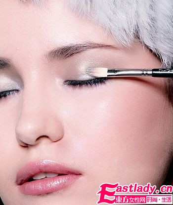 麻豆示范 [妝]出寒冬日系新派煙熏