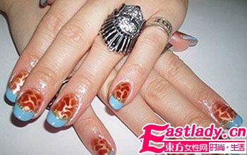 日系法式美甲 指尖亮色輕盈綻放