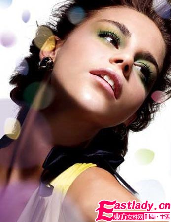 回歸夢幻 妝 做圣誕迷人Queen