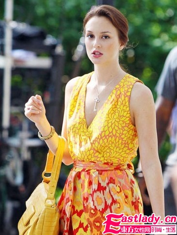 上東區(qū)新街拍 緋聞少女靚眼女孩妝