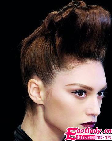 秋冬T臺美妝新勢力 惹火驚艷閃耀秀場