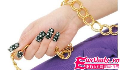 搭配季來臨 當(dāng)動人美甲遭遇手袋