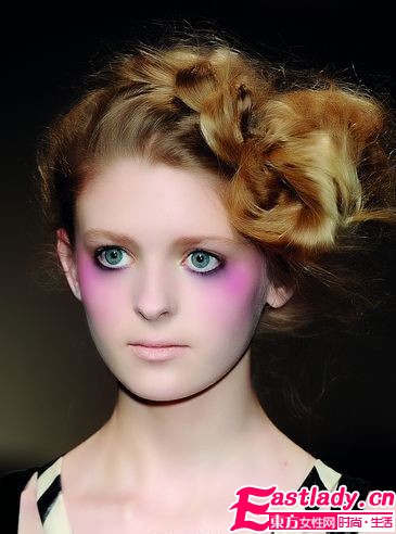 秋冬T臺美妝新勢力 惹火驚艷閃耀秀場