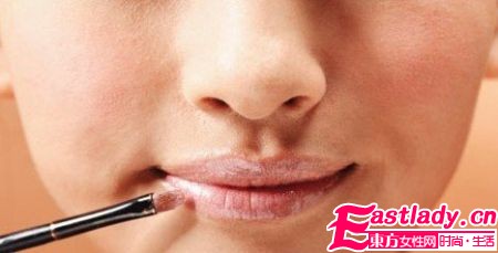 日雜紅星演繹 楚楚動人垂眼妝