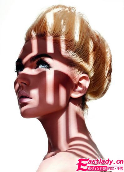 時(shí)尚大賞 2款極具未來(lái)感夢(mèng)幻妝容