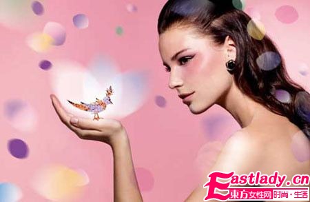 回歸夢(mèng)幻 妝 做圣誕迷人Queen