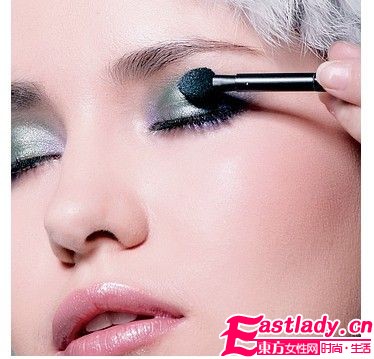 麻豆示范 [妝]出寒冬日系新派煙熏