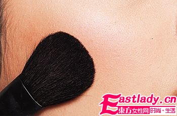 冬日 妝 粉嫩 甩掉干燥更水潤