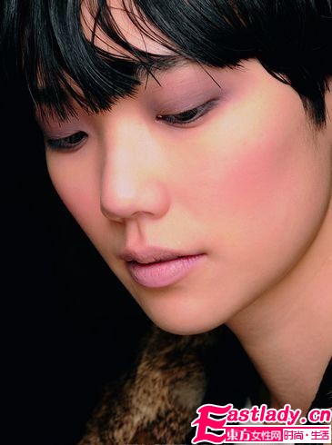 秋冬T臺(tái)美妝新勢力 惹火驚艷閃耀秀場