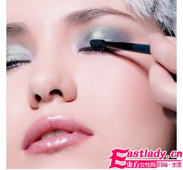 麻豆示范 [妝]出寒冬日系新派煙熏