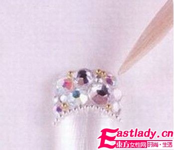 3款潮范美甲DIY 演繹嫵媚風(fēng)情