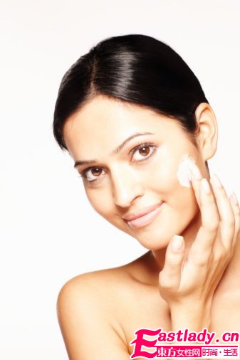 水潤(rùn)渡冬 干性肌膚上妝小撇步