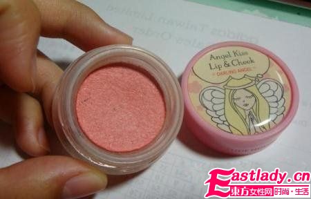 營(yíng)造完美膚色 10款臺(tái)灣妹最愛腮紅