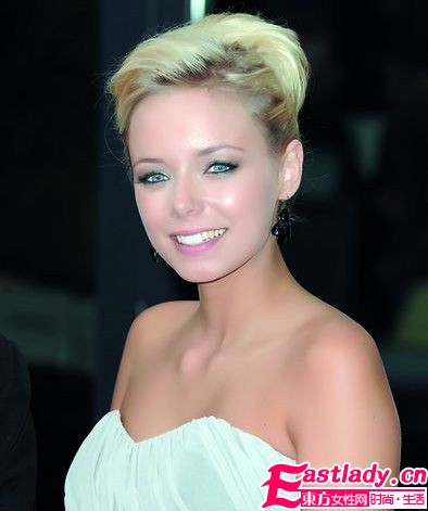 美艷無(wú)敵 盤點(diǎn)15位美人秋冬搶眼妝