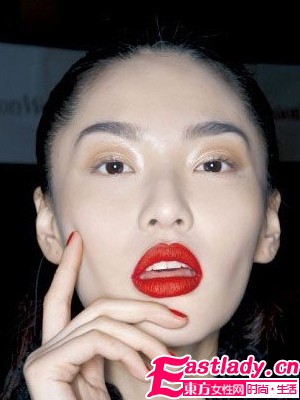 唇紅齒白 彰顯十足東方[女人味]