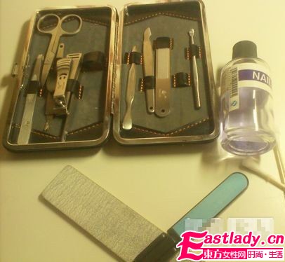 美甲達(dá)人手把手教你百搭法式美甲