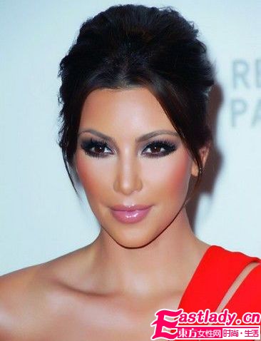 15位美人親身示范初冬潮流美妝