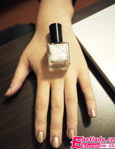 半月形美甲DIY 簡約混搭大牌范