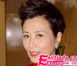 65歲立變25歲 女明星玩轉(zhuǎn)裝嫩妝(組圖)