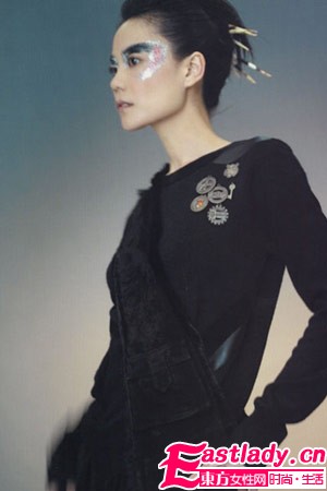 尋找100分王菲 演唱會(huì)造型大盤點(diǎn)(組圖)