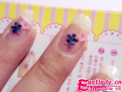 網(wǎng)友示范 輕松簡單DIY法式美甲